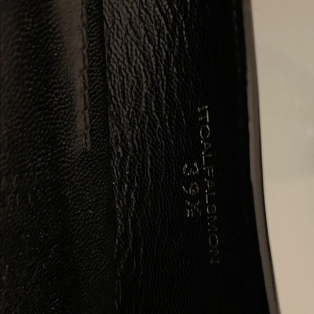 Burberry Glossy Black Women's Flats - Picture 2 of 7